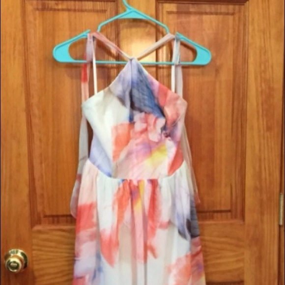 Halter dress - Picture 2 of 6